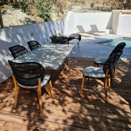 LOT TABLE + 6 CHAISES